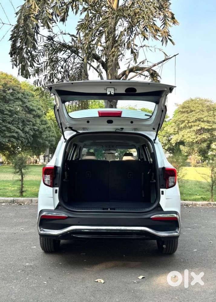 Kia Carens Luxury (o)1.5 Diesel At 7 Str, 2023, Diesel