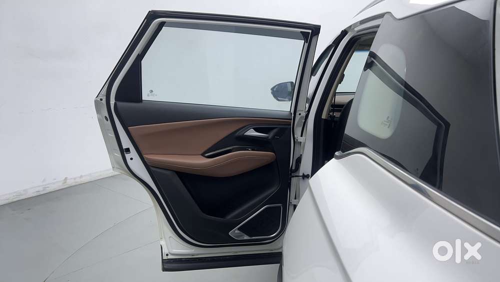 Mg Hector Plus Savvy Pro 1.5 Turbo Petrol Cvt 6 Str, 2023, Petrol