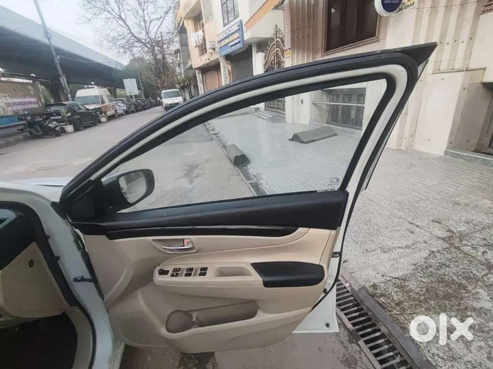 यह गाड़ी देखने ओर चलने में बहुत मस्त है