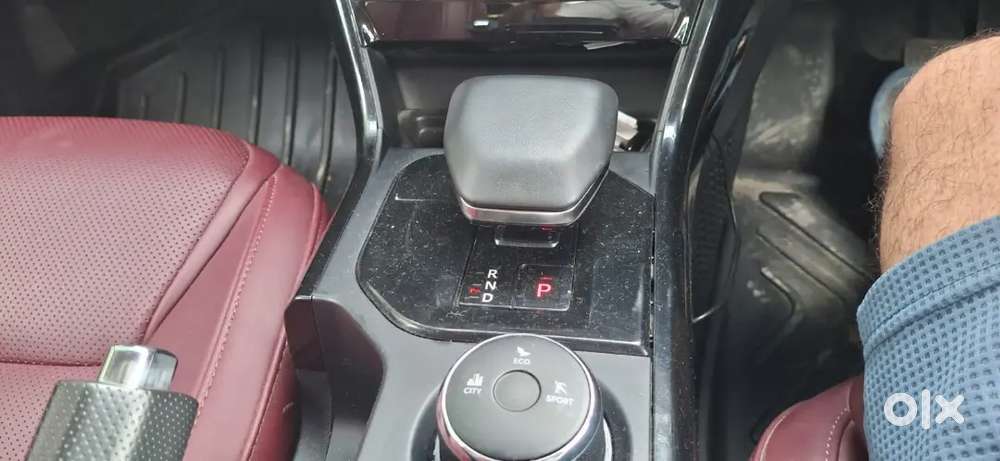 2025 Tata Curvv Accomplished S 1.2 Petrol Dca