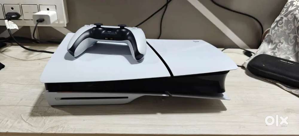 PS5 Slim 1 TB Disc Edition