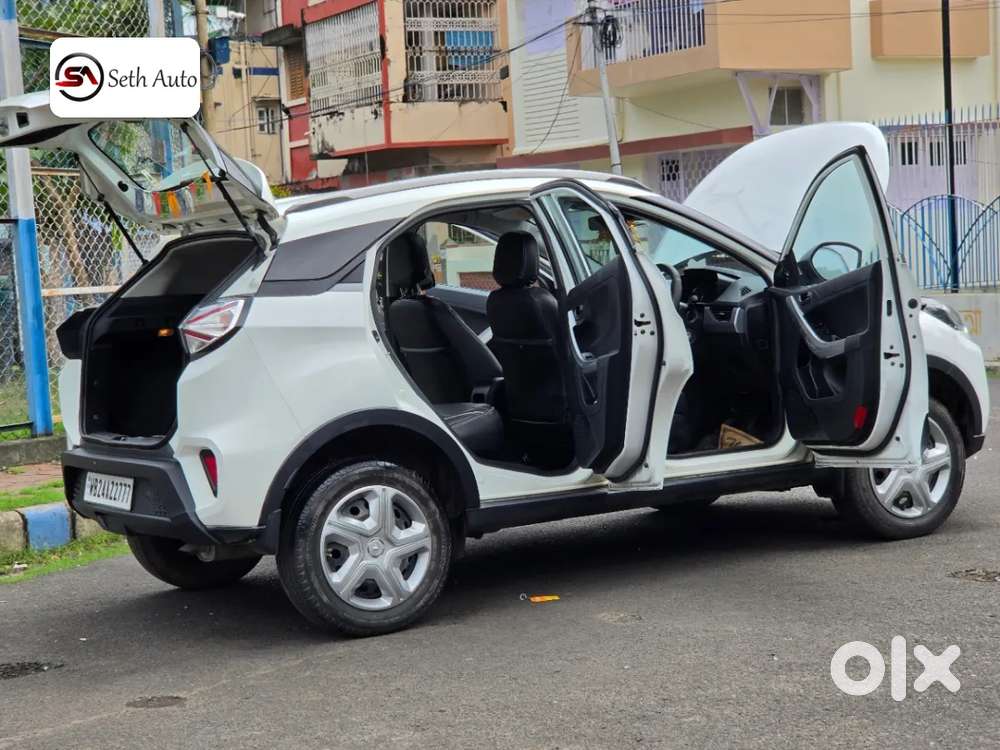 Tata Nexon 1.2 Revotron Xm (s), 2020, Petrol