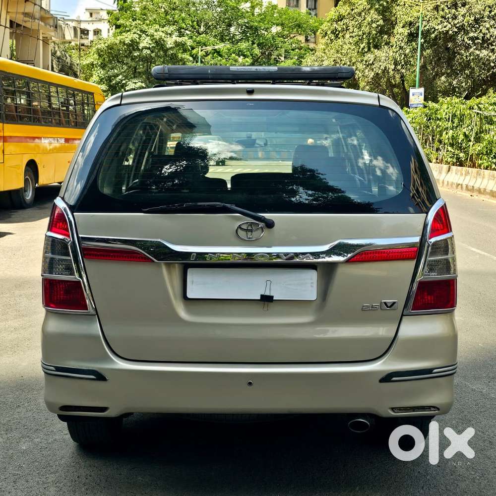 Toyota Innova 2004-2011 2.5 V Diesel 8-seater, 2014, Diesel
