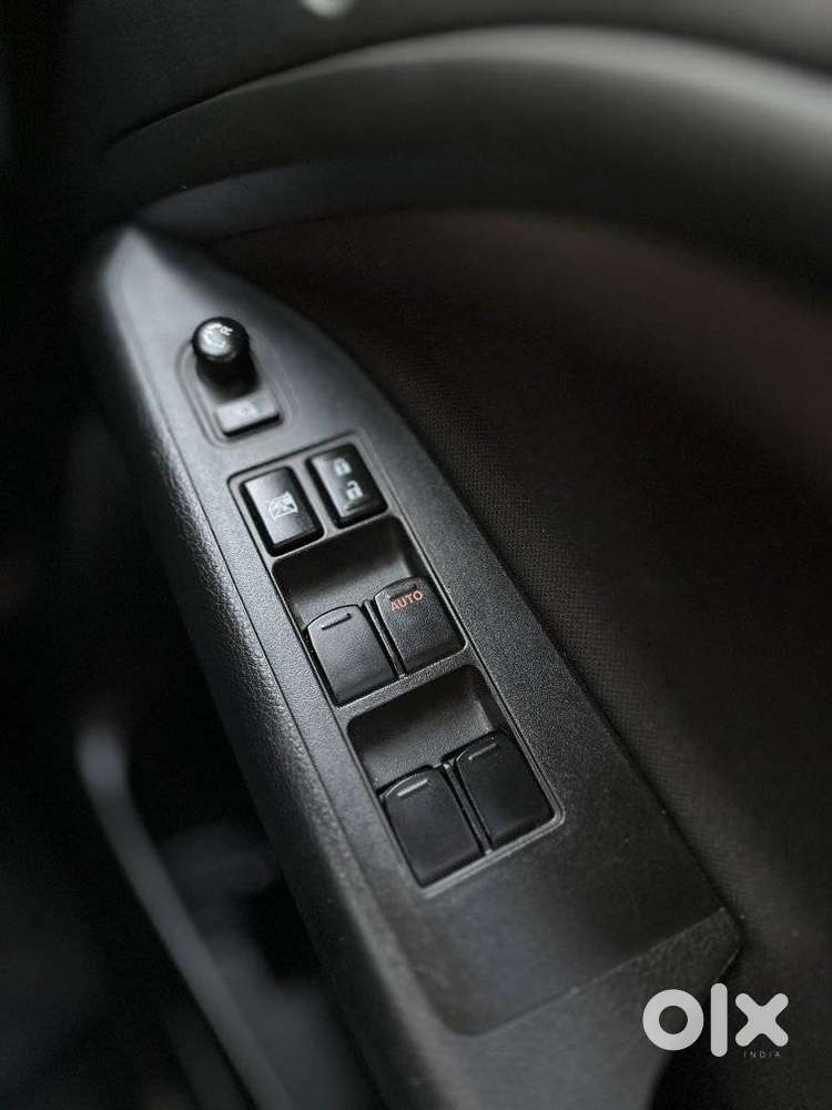 Maruti Suzuki Brezza 1.5 Vxi Smart Hybrid, 2024, Petrol