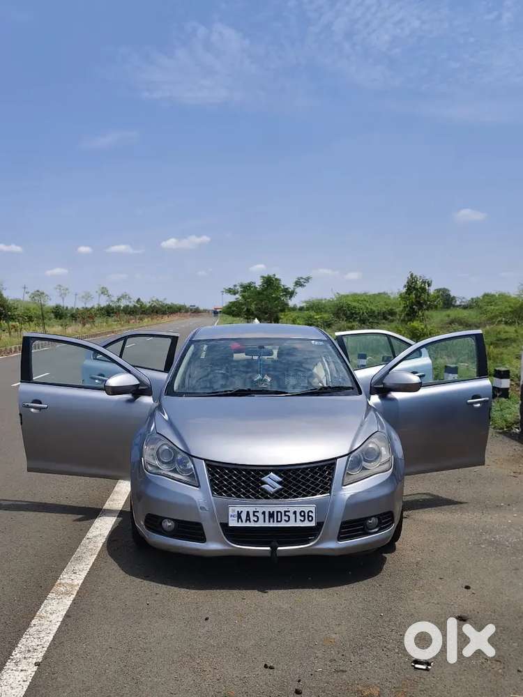 Maruti Suzuki Kizashi Petrol 2013