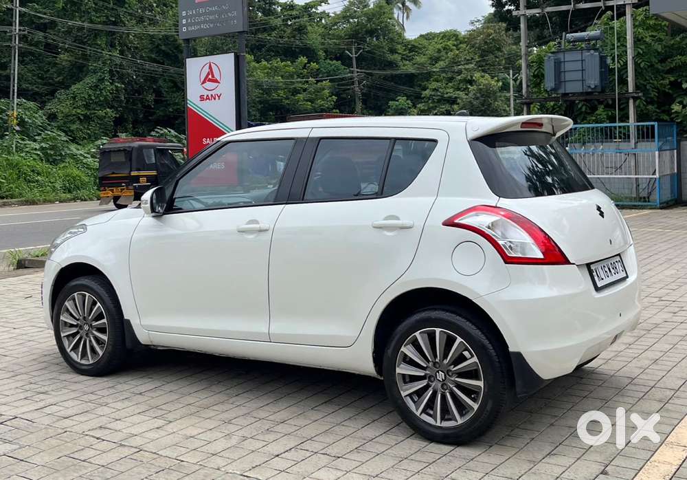 Maruti Suzuki Swift Vxi Abs Bsiv, 2015, Petrol