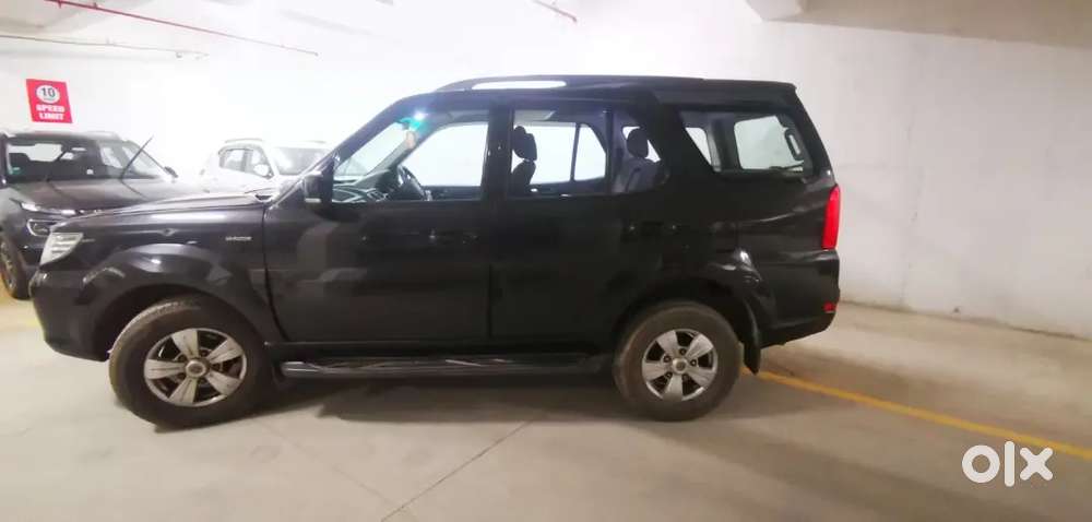 Tata Safari Storme 2015