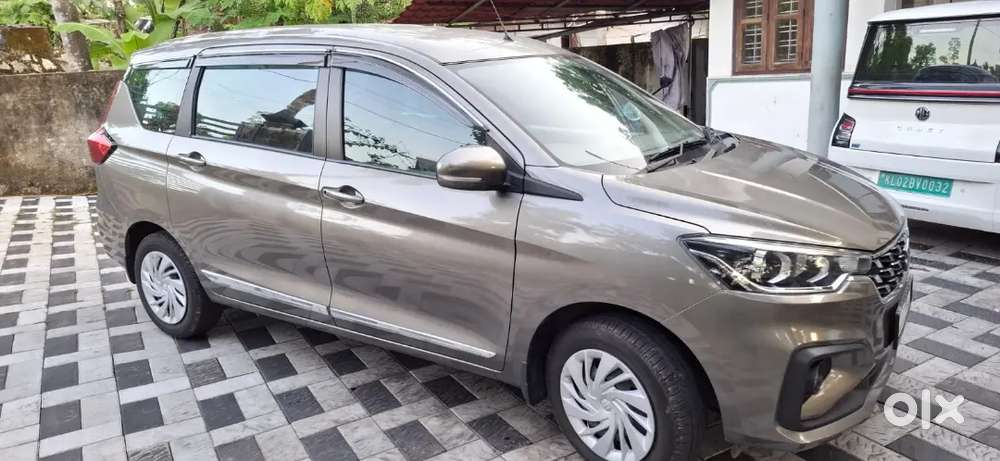 Maruti Ertiga Vxi 2025 Automatic.  Showroom Condition