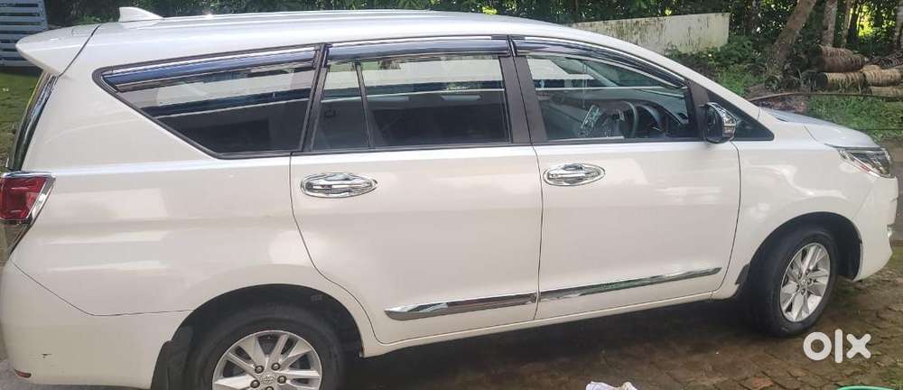 Toyota Innova Crysta 2.4 G Mt, 2023, Diesel