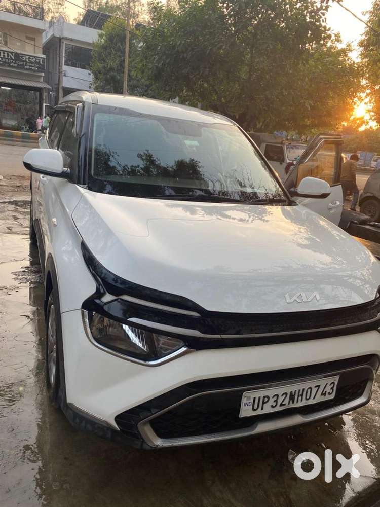 Kia Carens 2023 Petrol Well Maintained