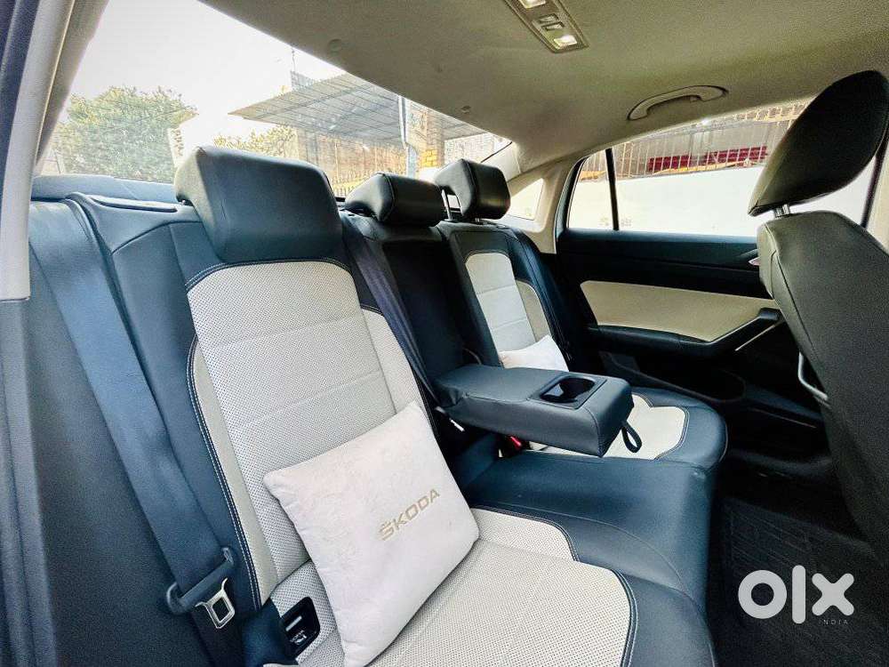 Skoda Slavia 1.0 Tsi Style At, 2023, Petrol