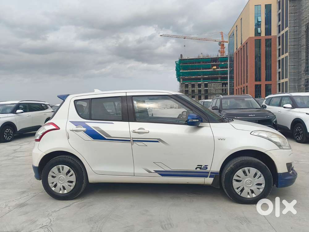 Maruti Suzuki Swift Vxi Abs Bsiv, 2013, Petrol