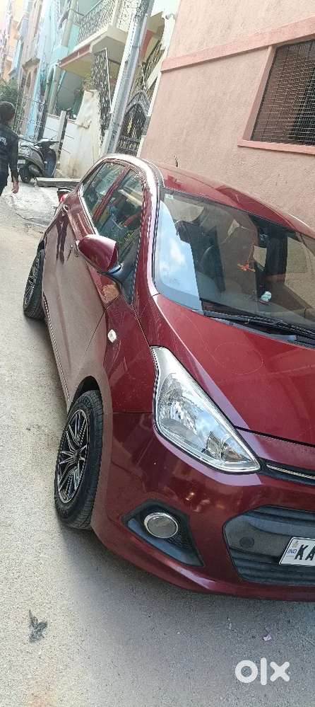 Hyundai I10 2015 It's In V Good Condition Company Maintenance