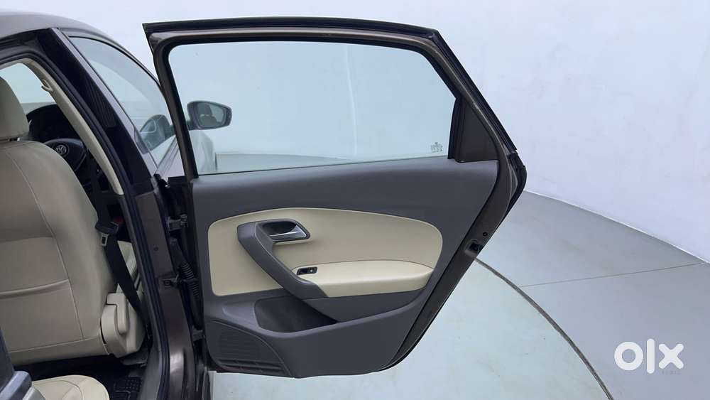 Volkswagen Vento 1.6 Highline, 2016, Petrol