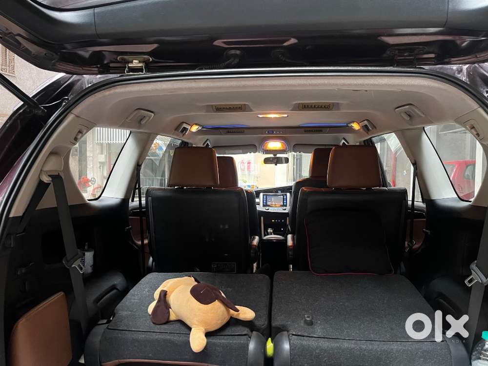 Innova Crysta Zx Top Model (petrol) 2016