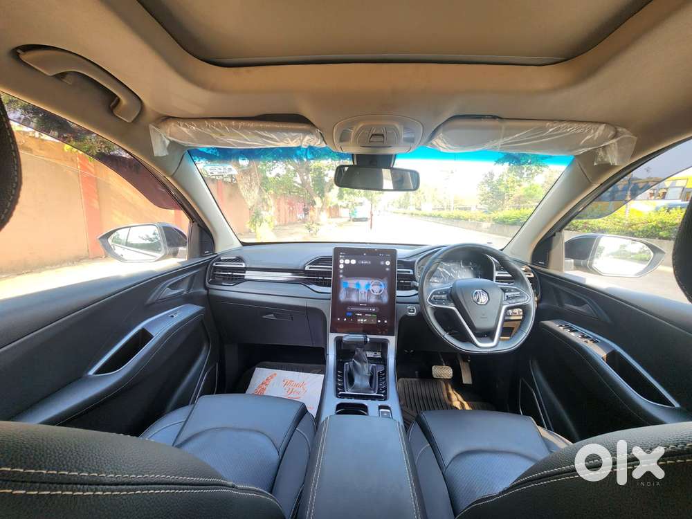 Mg Hector Plus Sharp Pro Blackstorm 1.5 Turbo Petrol Cvt 7 Str, 2024..