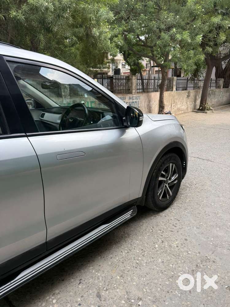 Mahindra Xuv700 Petrol 2022