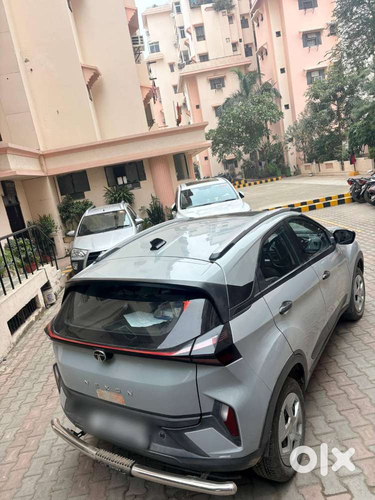 For Sale: Tata Nexon Pure S Pamt (petrol) - Like New! Grey  Oct 24