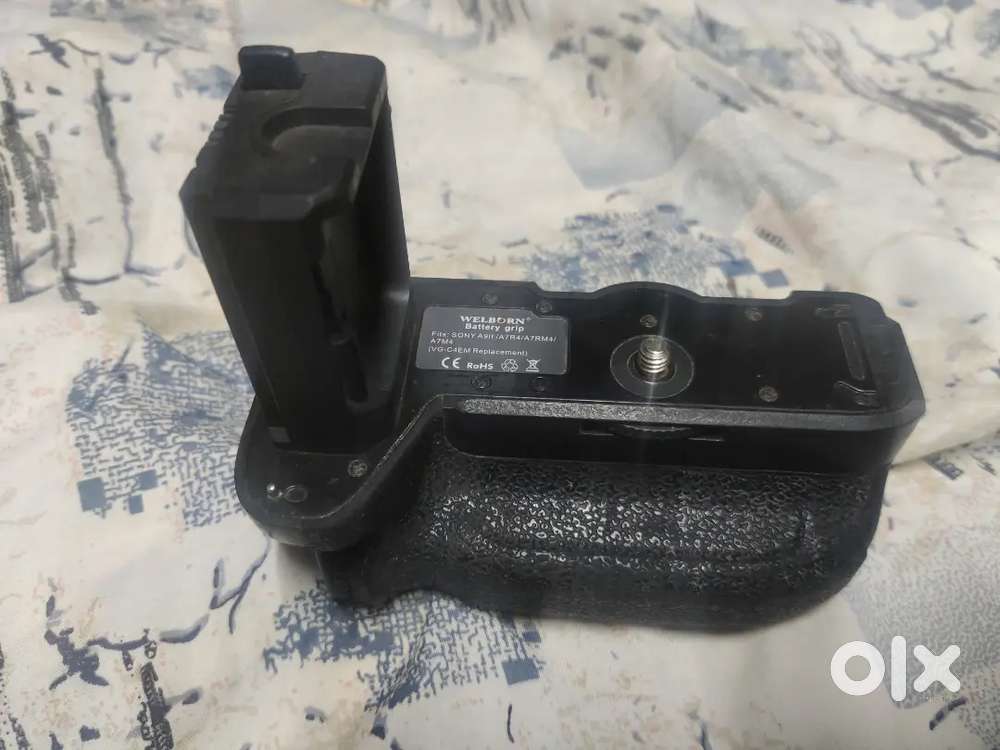 A7 M4 camera grip