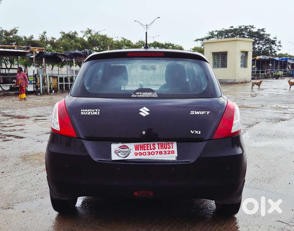 Maruti Suzuki Swift Vxi Abs Bsiv, 2015, Petrol