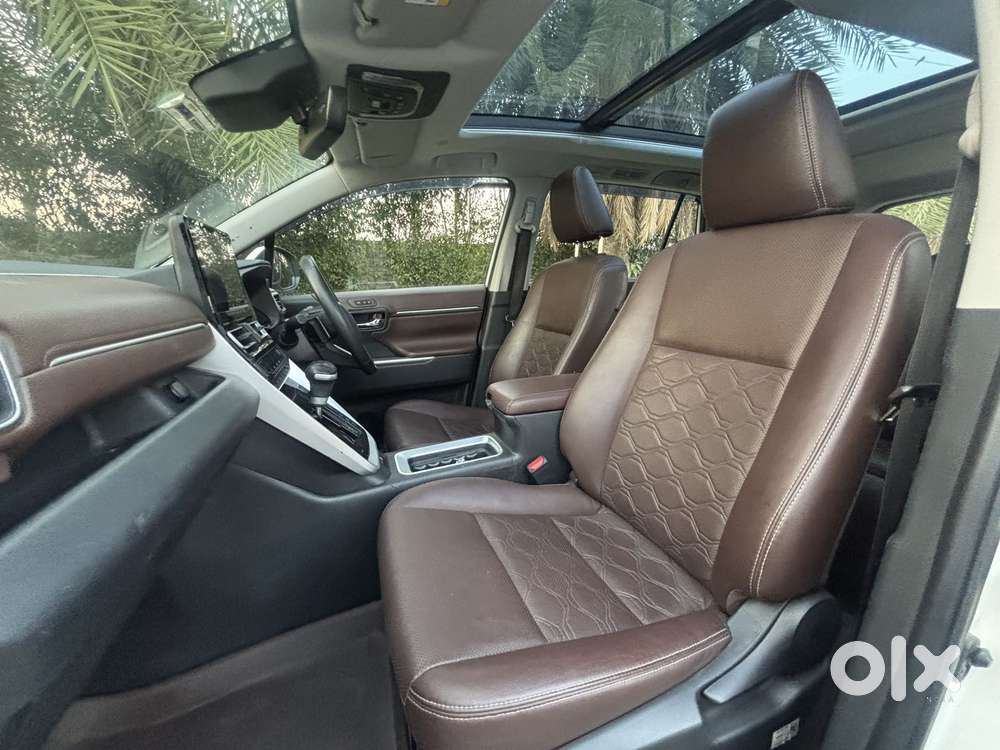 Toyota Innova Hycross 2.0 Zx (o) Hybrid 7 Str, 2023, Petrol