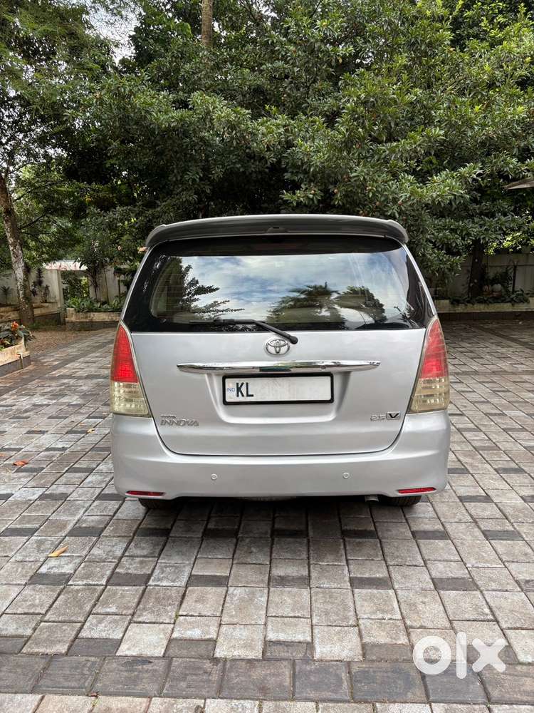 Toyota Innova Diesel 2.5 2011