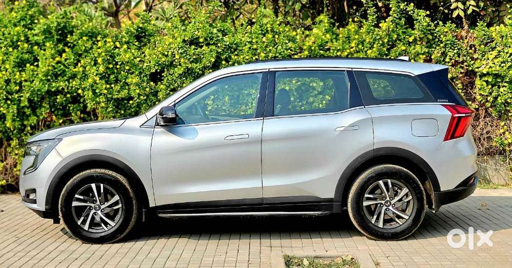 Mahindra Xuv700 2.0 Ax 5 Petrol Mt 7 Str, 2022, Petrol