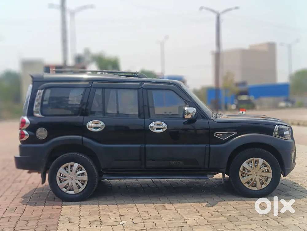 Mahindra Scorpio Classic 2024 Diesel 64000 Km Driven