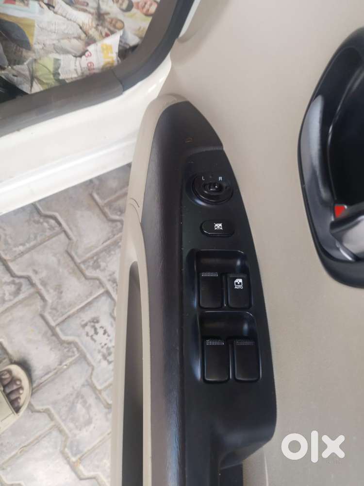 Hyundai I10 Sportz At, 2012, Petrol