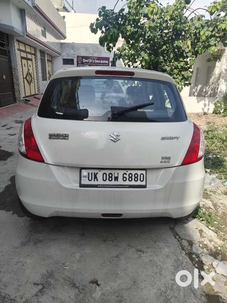 Swift In Excellent Condition For Sale