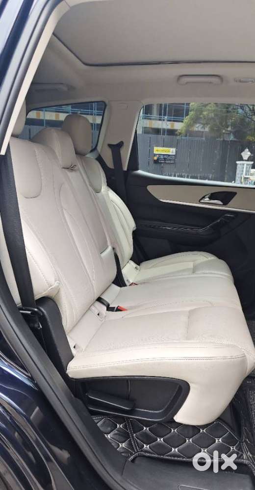 Mahindra Xuv700 2.2 Ax 7 Diesel At Luxury Pack Str Awd, 2023, Diesel