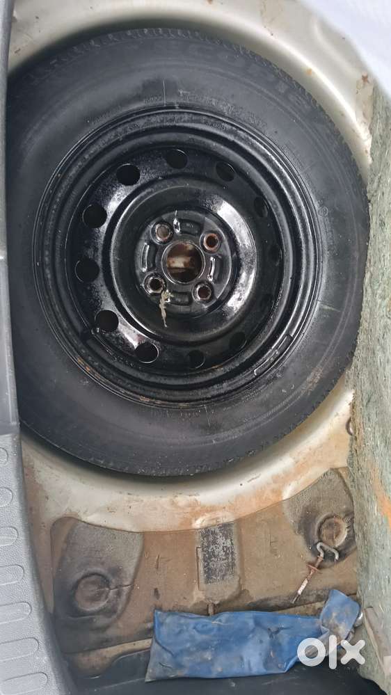 Maruti Suzuki Ritz Vxi, 2011, Petrol