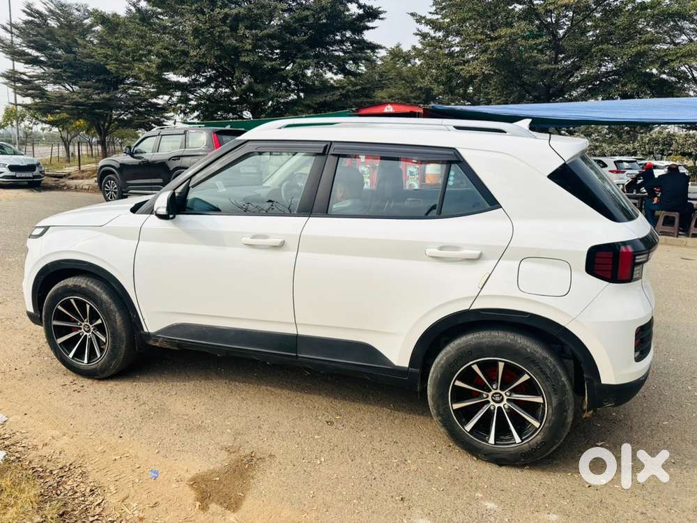 Hyundai Venue Petrol 2023