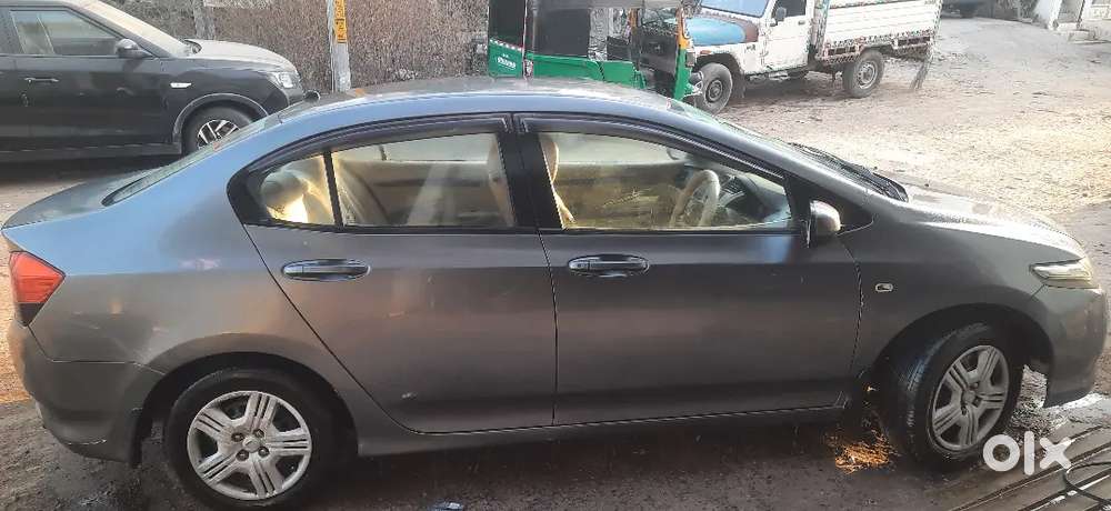 હોન્ડા સિટી  ભાવ  155000