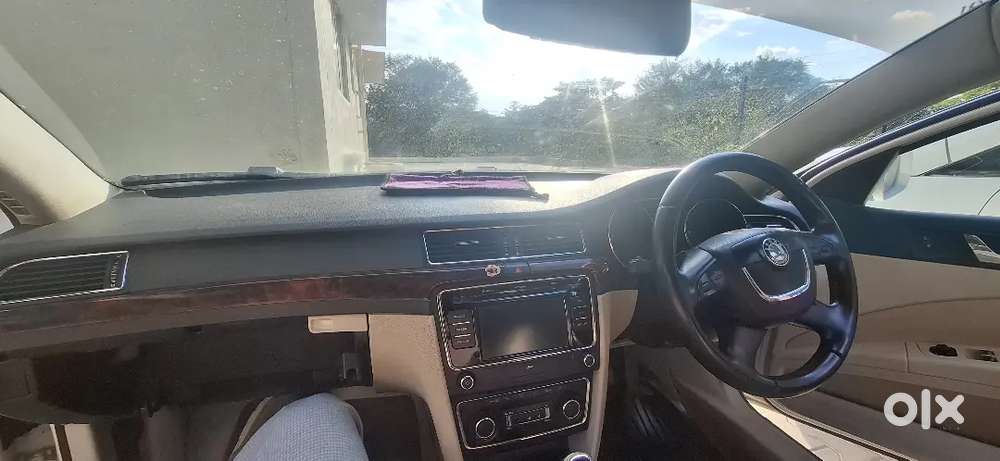 Skoda Superb 2011 Manual Car