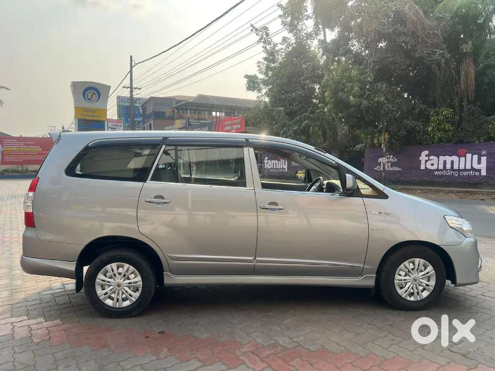 Toyota Innova 2015model 2016 Register Diesel 222000 Km Driven