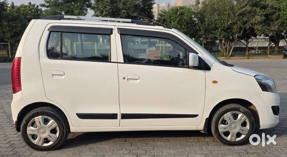 Maruti Suzuki Wagon R Vxi Amt1.2, 2018, Petrol