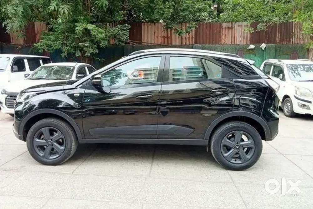 Tata Nexon Ev Sunroof Top Model