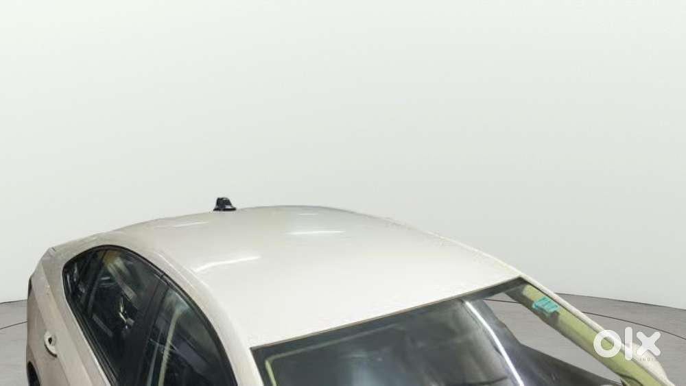 Skoda Slavia 1.0 Ambition Tsi, 2022, Petrol