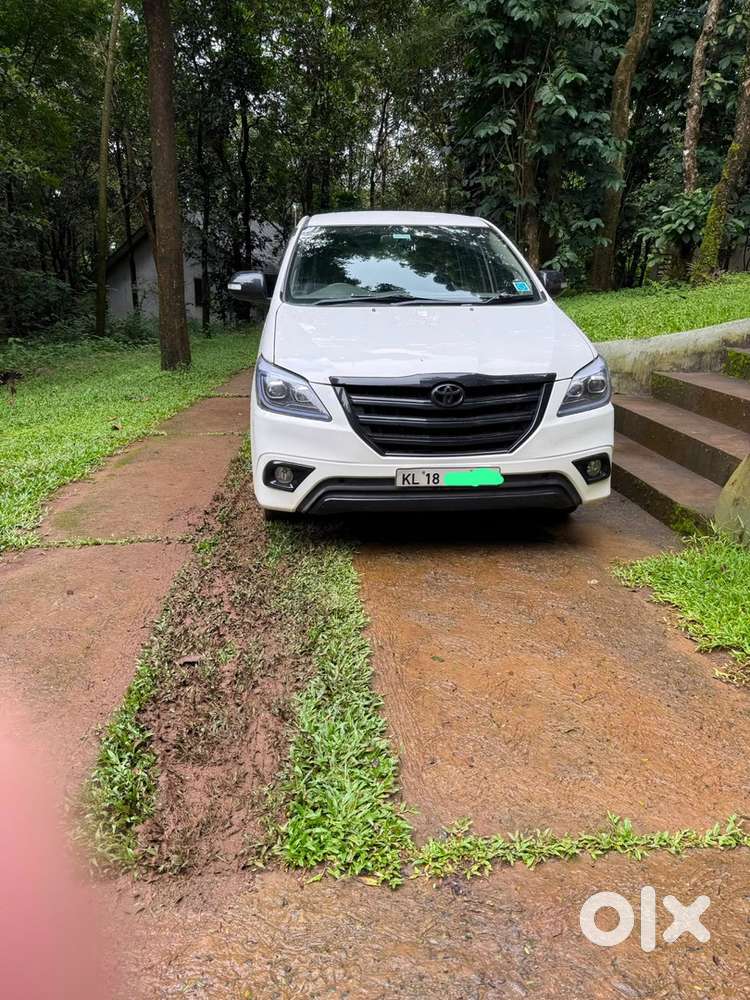 Toyota Innova 2014