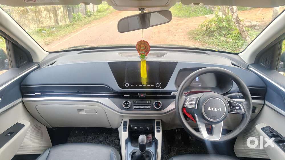 Kia Carens G 1.5 6mt Premium (o) 7-seater, 2025, Petrol