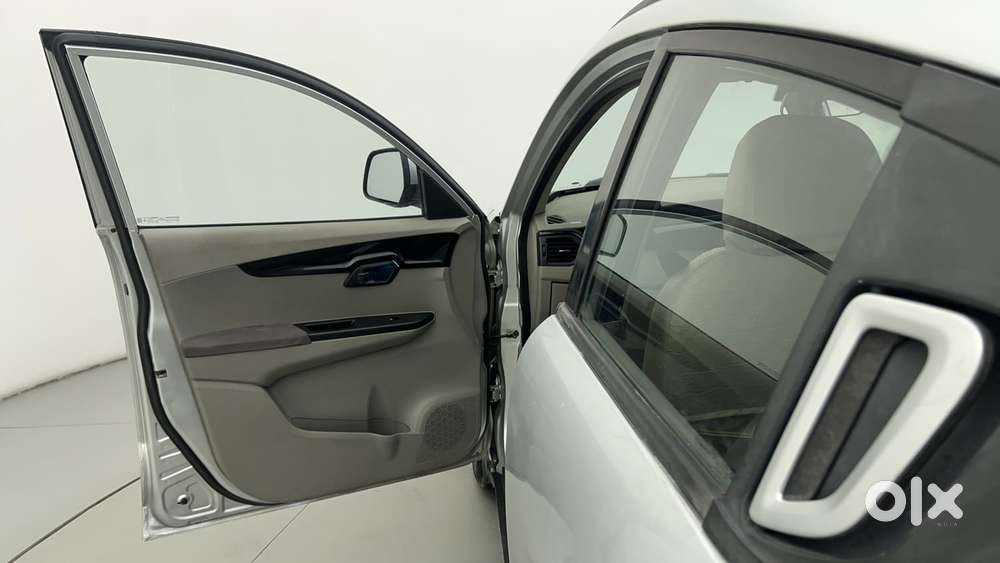 Mahindra Kuv 100 2016-2017 Mfalcon G80 K8 5str, 2016, Petrol