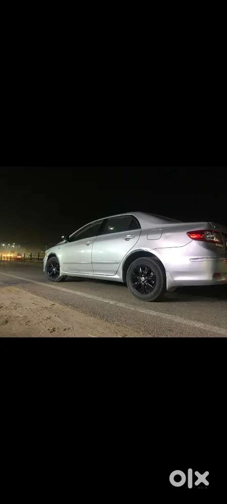 Toyota Corolla Altis 2011 Petrol 98000 Km Driven
