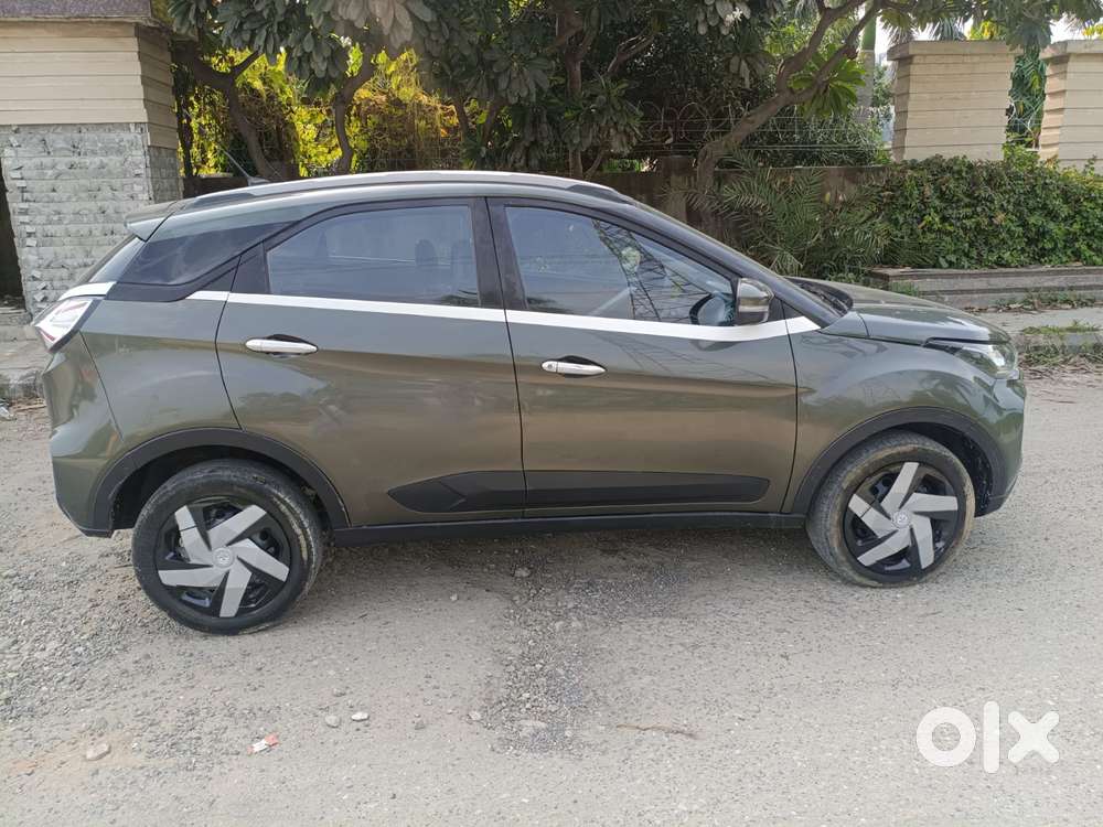 Tata Nexon 1.2 Revotron Xm Plus (s), 2023, Petrol