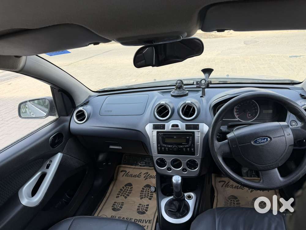 Ford Figo, 2012, Petrol