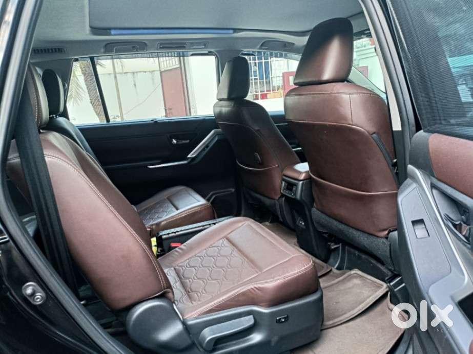 Toyota Innova Hycross 2.0 Zx Hybrid 7 Str, 2025, Petrol
