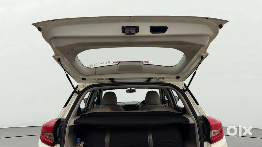 Mahindra Xuv300 W4, 2023, Cng & Hybrids