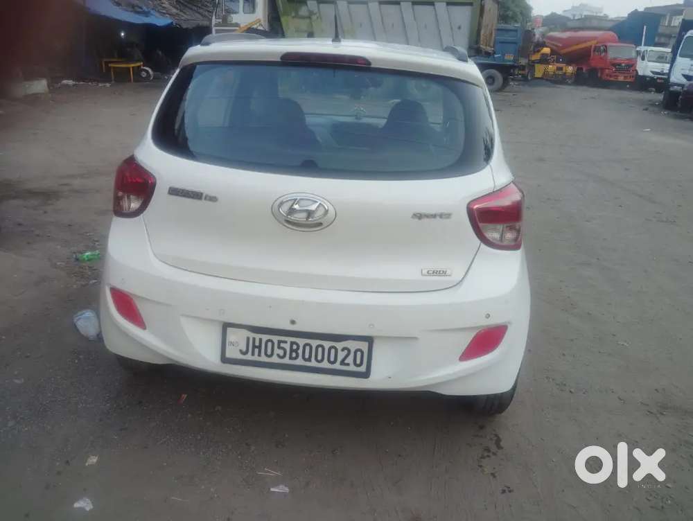 Hyundai Grand I10 2017 Diesel 100000 Km Driven