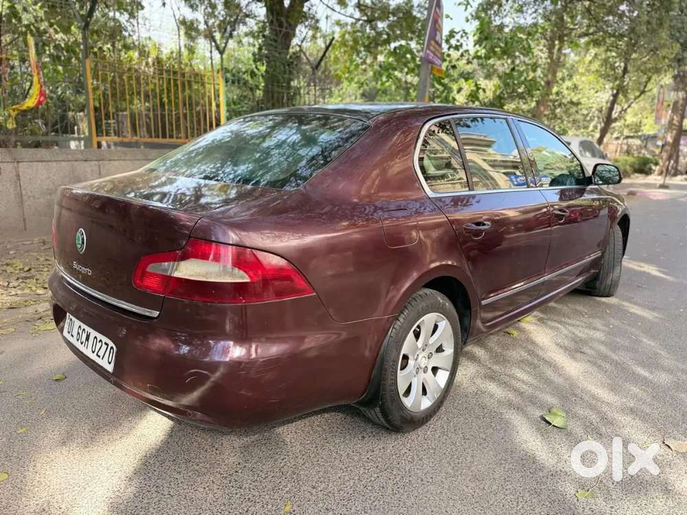 Skoda Superb 2011 Petrol 65000 Km Driven