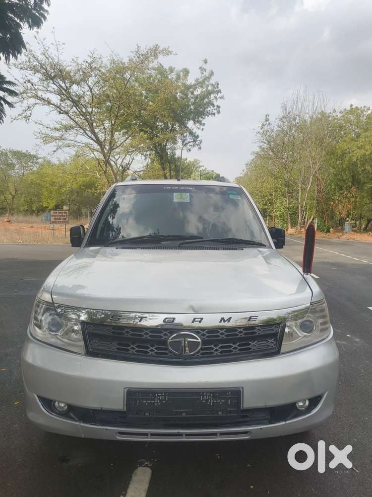 Tata Safari Storme 2015